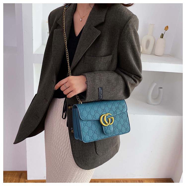 Women's bag 2020 bag autumn and winter new fashion embossed ladies single shoulder chain skew bag Women's bag, single shoulder chain skew bag, skew bag