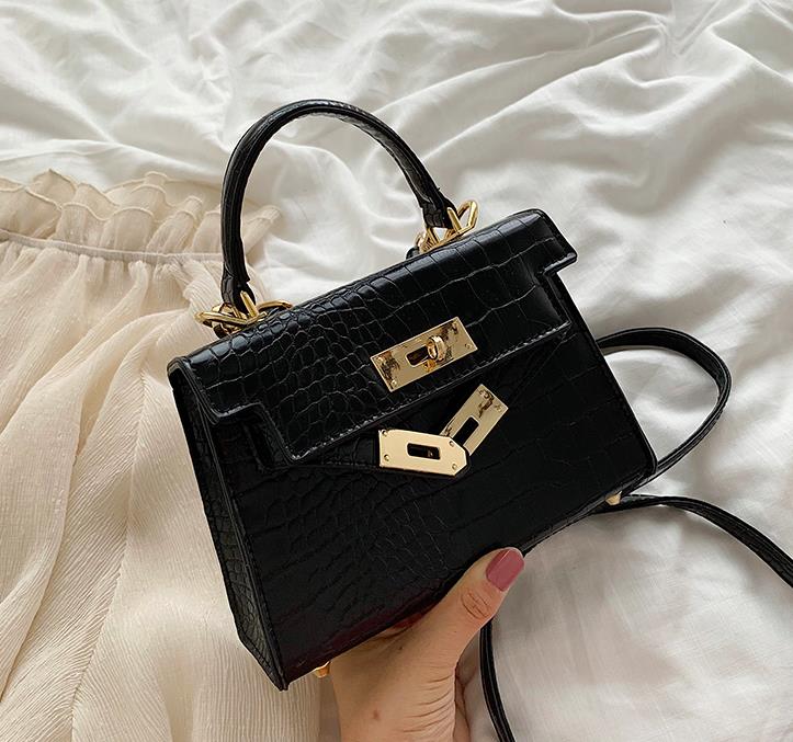 Autumn new fashion Korean version of crocodile texture crossbody bag fashion hand, women's shoulder bag, candy color shoulder bag, crocodile texture crossbody bag